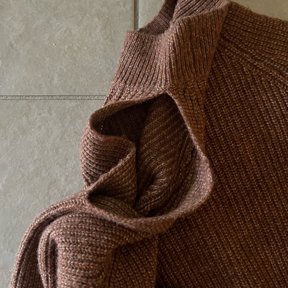 ASTR The Label Tori Cold Shoulder Sweater - Picture 2 of 3